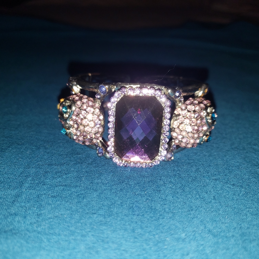 Skull cuff bracelet
